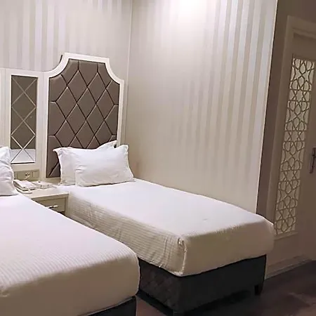 Mister & Hotel 4*