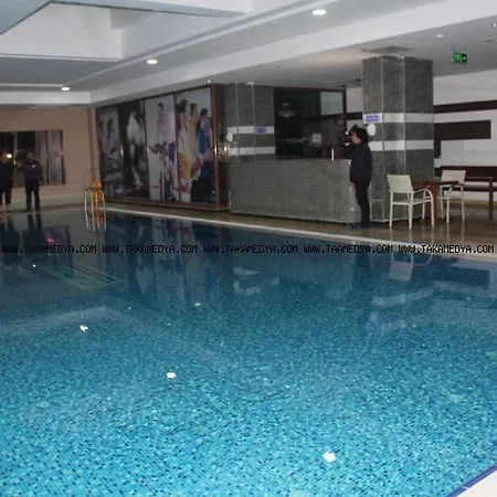 Mister & 4* Istanbul